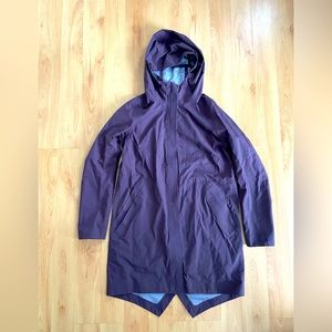 Lululemon raincoat Womens sz 8